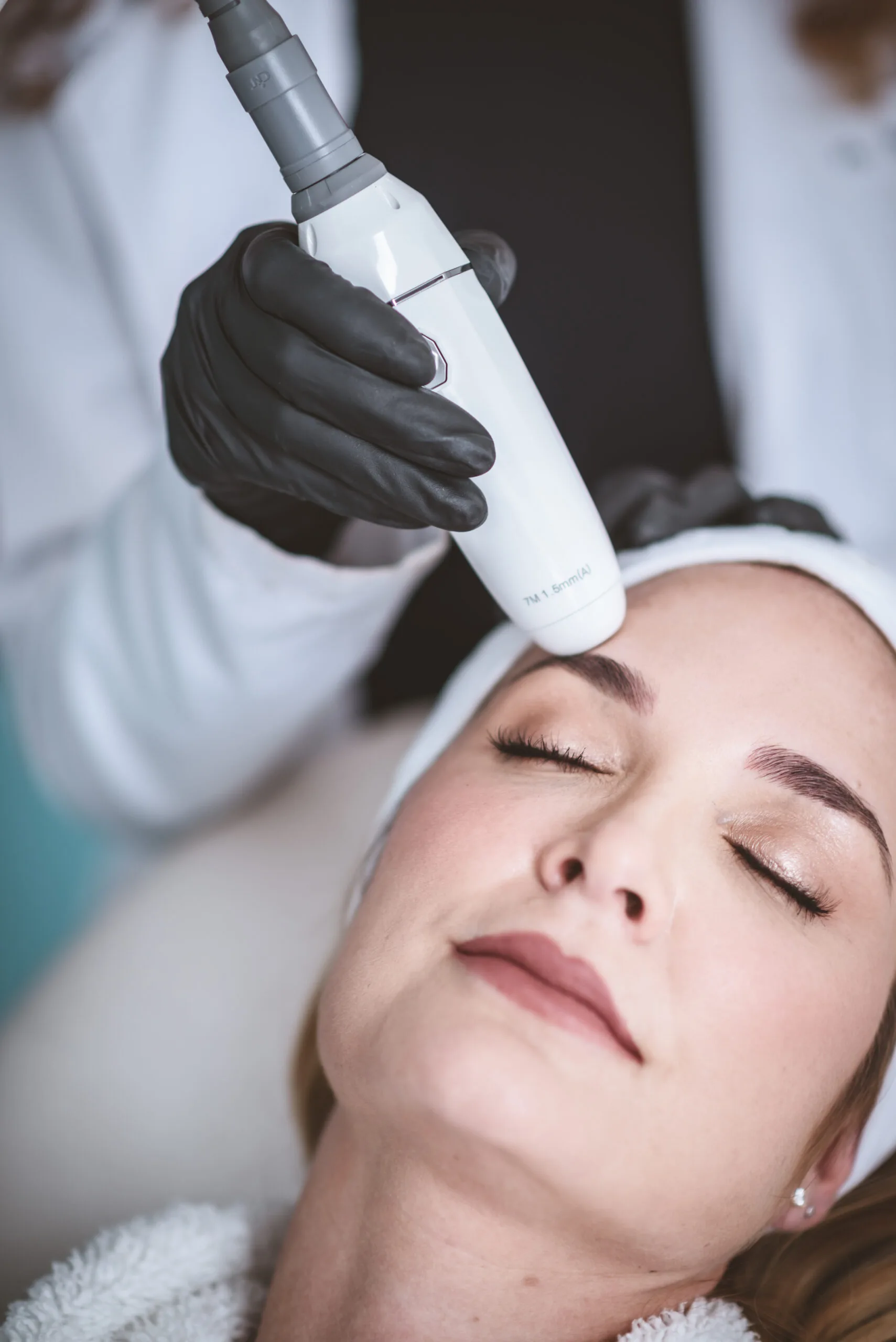 Liftera HIFU facial lifting device — non-surgical facelift at Total Definer Beauty Longevity Clinic