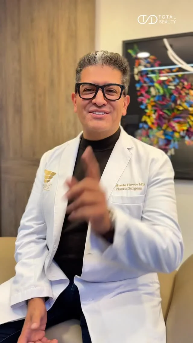 No todos los superhéroes llevan capa. Algunos tienen cuello firme y mirada decidida.

Hay hombres que lo dan todo.
Por su familia. Por su trabajo. Por los suyos.

Y a veces se olvidan de cuidarse a sí mismos.

👨‍🔬 Morpheus8 es una tecnología avanzada que reafirma la piel del cuello y el rostro, estimula colágeno y mejora la firmeza sin cirugía.

💼 Para papás que no necesitan excusas para verse y sentirse bien.

Porque cuidar de ti también es una forma de amor.

📍Tecnología mínimamente invasiva
📍Recuperación rápida
📍Resultados visibles y naturales

Regálale (o regálate) ese upgrade silencioso.
El que no grita, pero se nota.

#presenciaqueinspira #papásconestilo #morpheus8 #regaloparaél #rejuvenecimiento #cuellodehombre #cuidarseestambiénamor